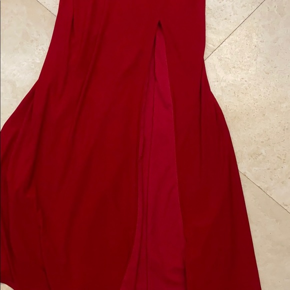 Red dress - Picture 3 of 4